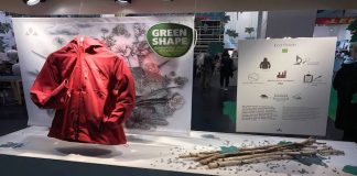 This piece of clothing made from coffee grounds is not only odour-free, dry and UV-resistant, but also helps save our planet by reducing waste.